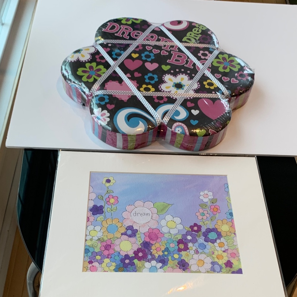 Dreamy bundle with a Hobby Lobby Memory Holder & an unbranded floral wall art.